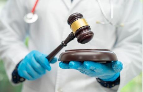 התפקיד החיוני של עורכי דין לרשלנות רפואית – חיפוש אחר צדק