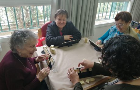 העמותה למען הקשיש קרסה והפסיקה את פעילות – מי יכנס לנעליה?